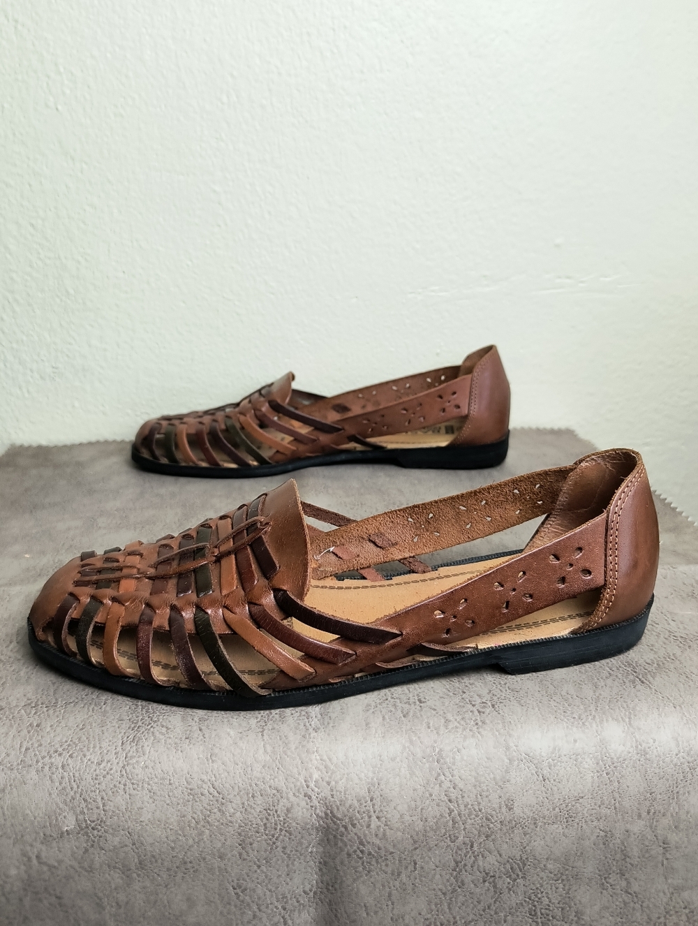 Vintage Y2K Brown 9.5W Woven Flats Shoes Huaraches Rich Brown Boho